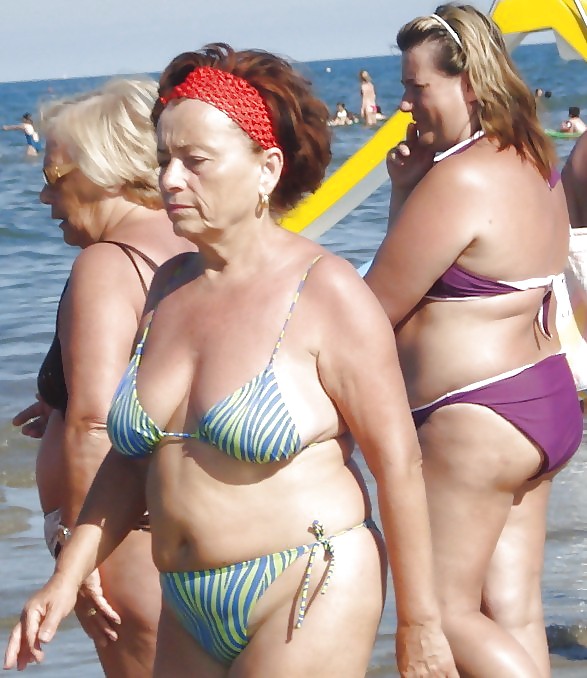 Les Femmes âgées En Bikini. (la Plupart Des Seins Défoncés). #4765184