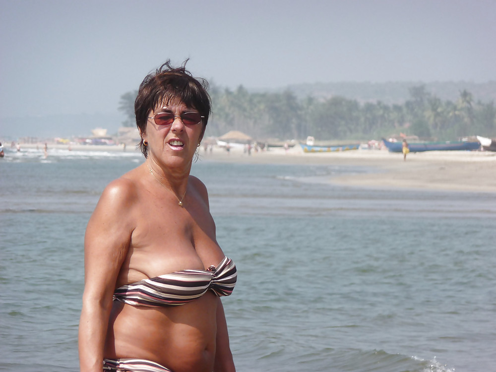 Older women in bikini. (most saggy tits). #4765311
