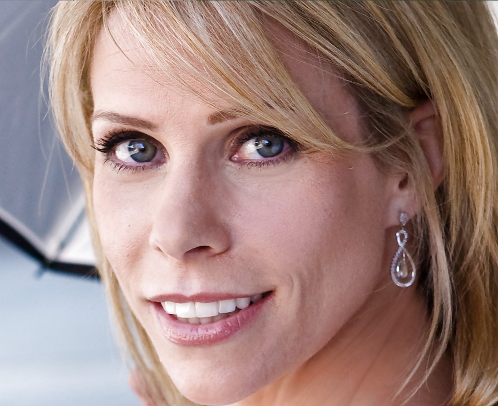 Cheryl Hines #17910398