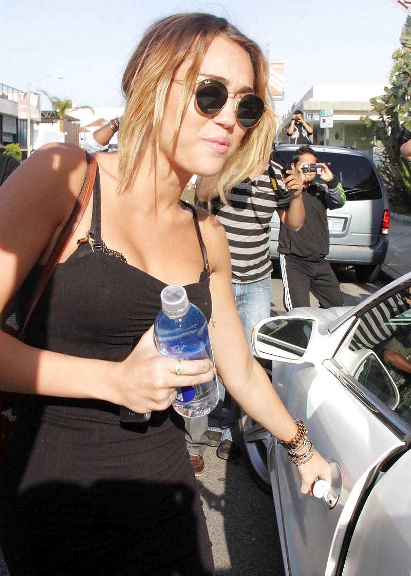 Miley Cyrus #12512811