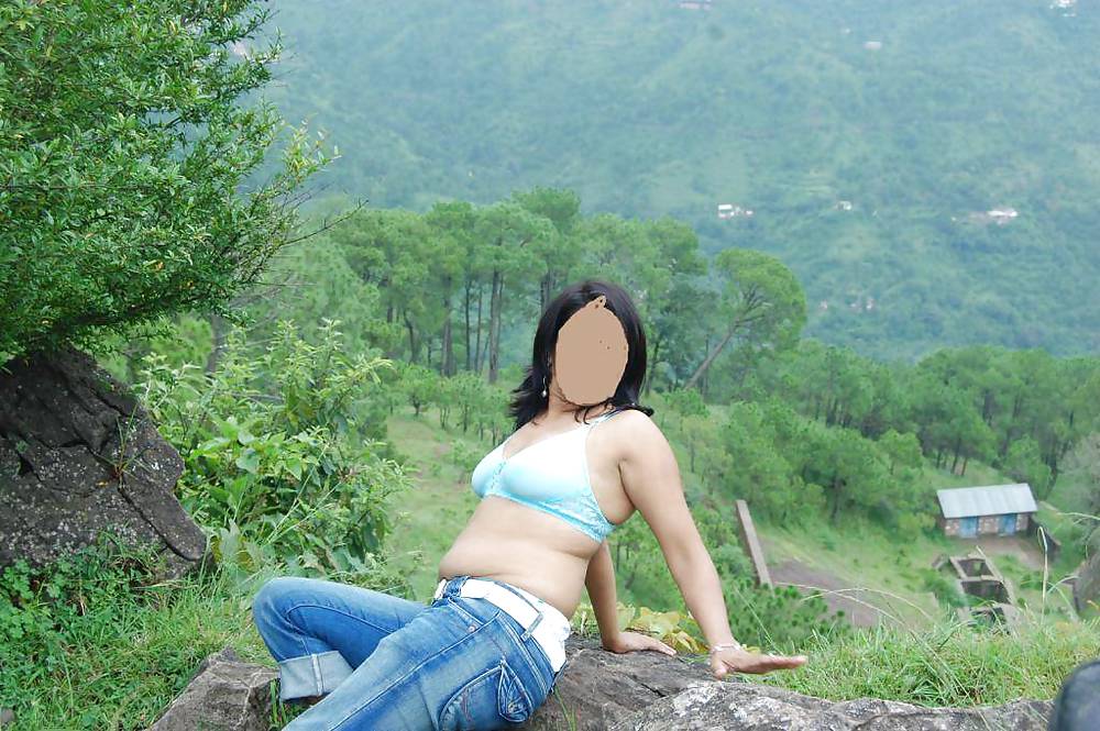 Ragazza pakistana foto all'aperto in pakistan
 #9901169