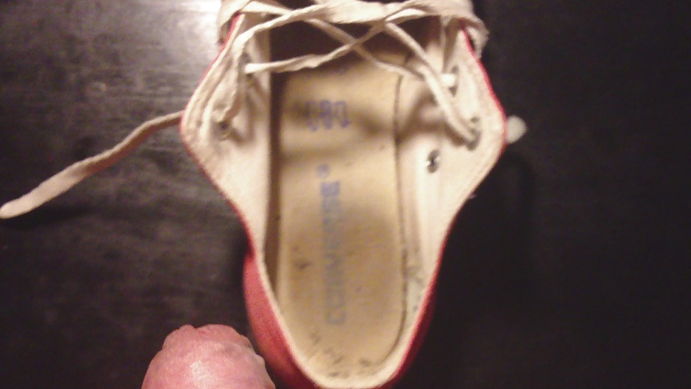 Sborrata sporca scarpa converse
 #11132163