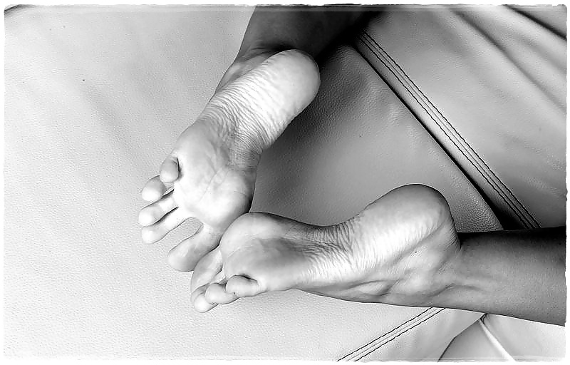 Give me feet #4224382