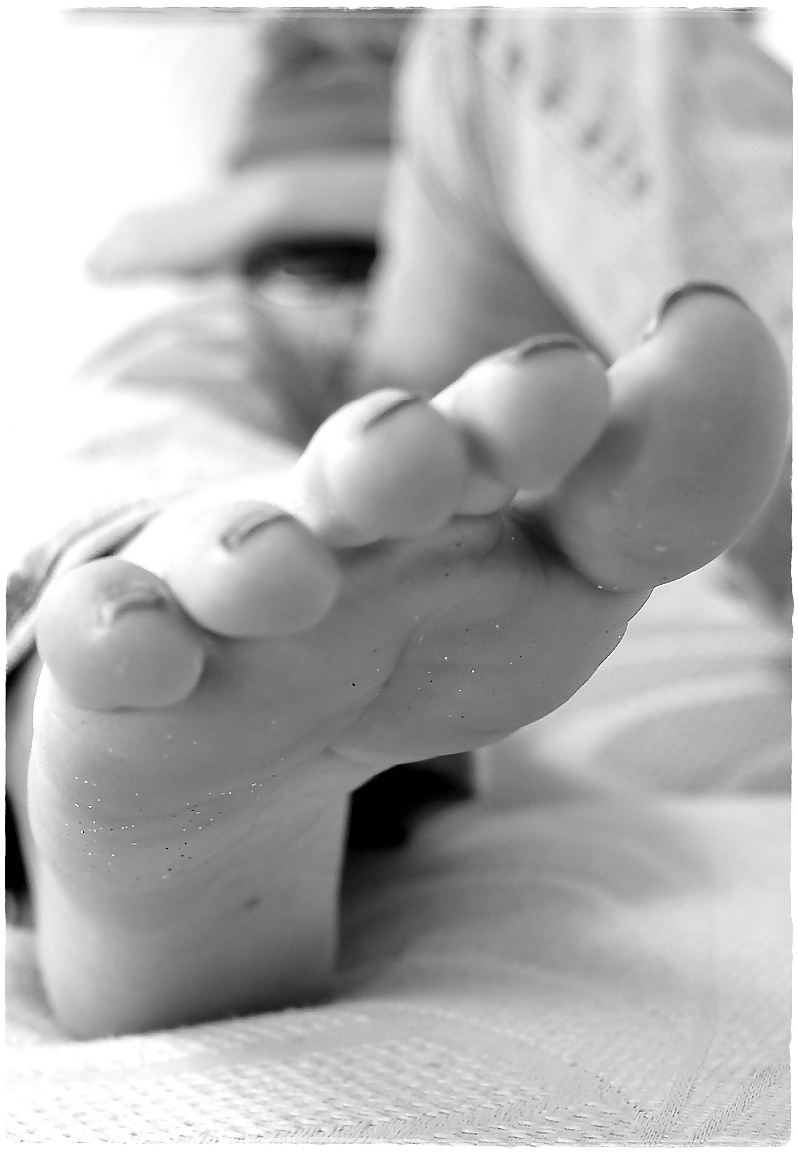 Give me feet #4224483