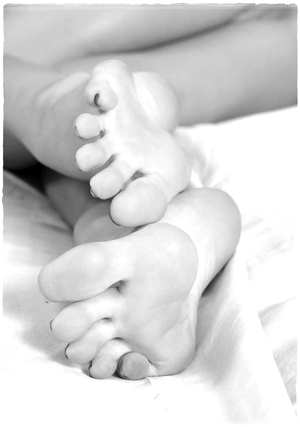 Give me feet #4224622