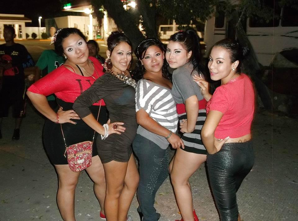 Mujer (amiguitas 42)
 #13445165