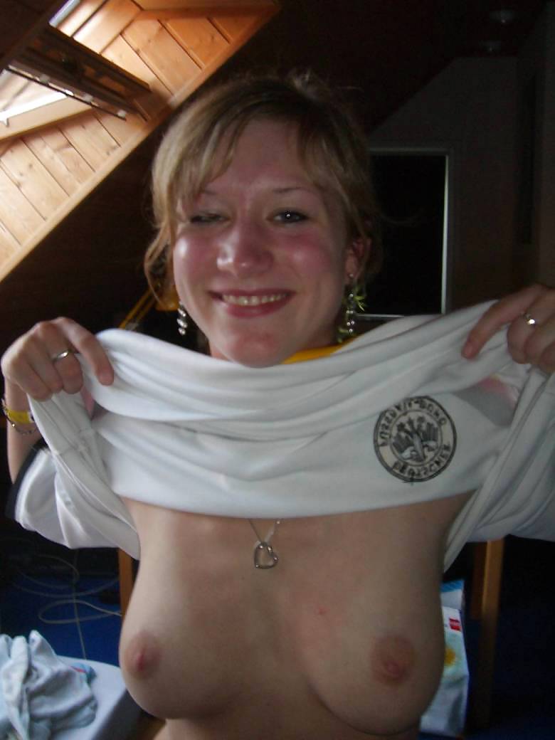 Bare younger girl 2 #9385285