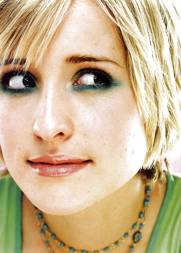 Allison Mack #22328093