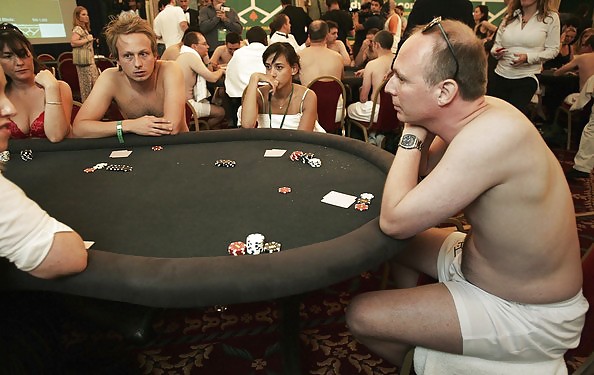 Weltweit Größte Strip-Poker-Turnier #10286565