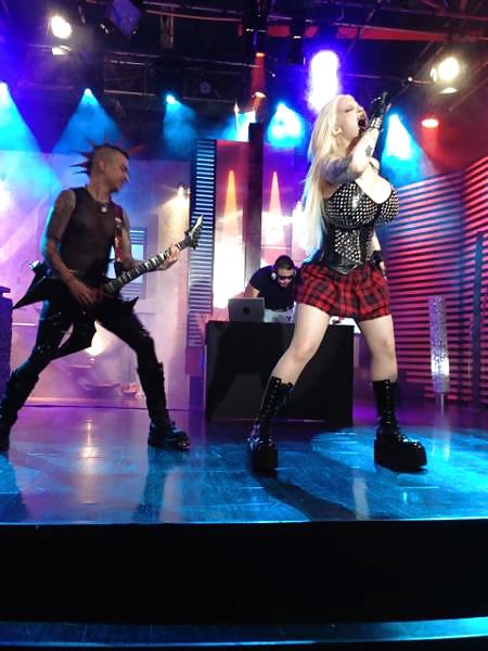 Sabrina sabrok cantante rock con il seno più grande del mondo
 #13948682