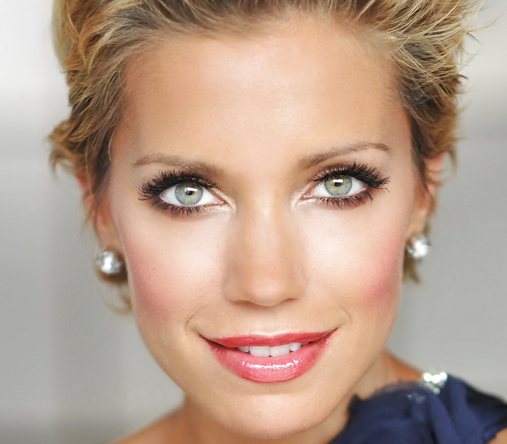 Sylvie Van Der Voyage #14026856