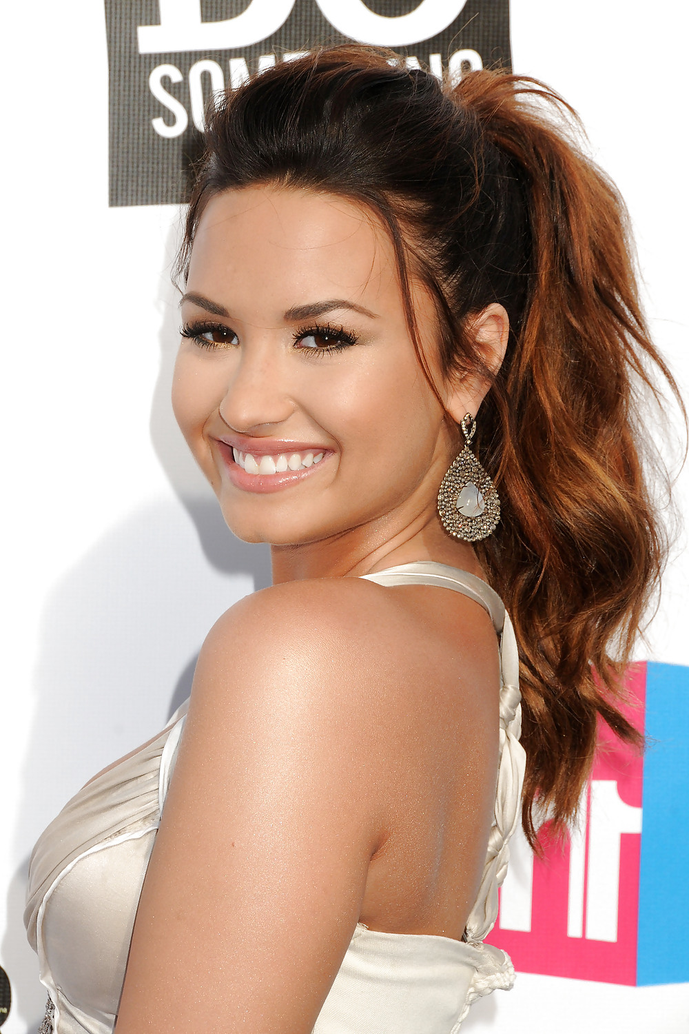 Demi Lovato - Vh1 Tun Etwas Auszeichnungen In Hollywood #5188457