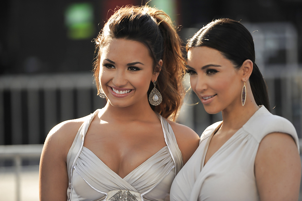 Demi Lovato - Vh1 Tun Etwas Auszeichnungen In Hollywood #5188641