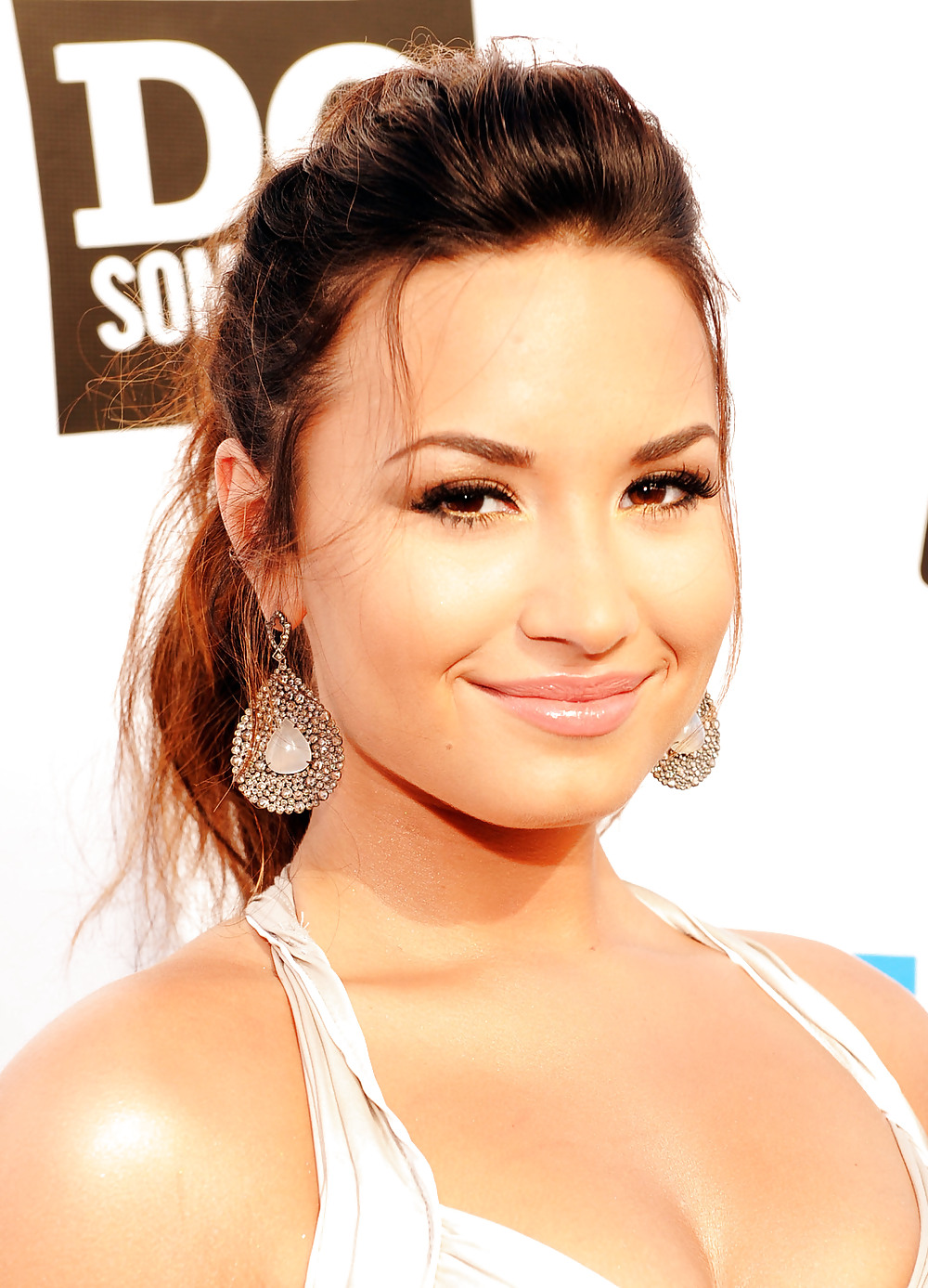 Demi Lovato - VH1 Do Something Awards in Hollywood #5188795