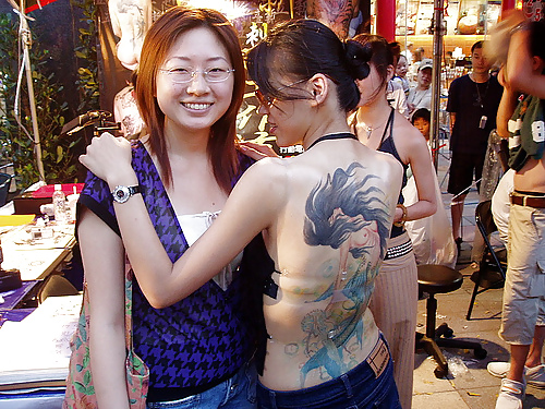 Ragazze asiatiche con tatuaggi
 #2244024