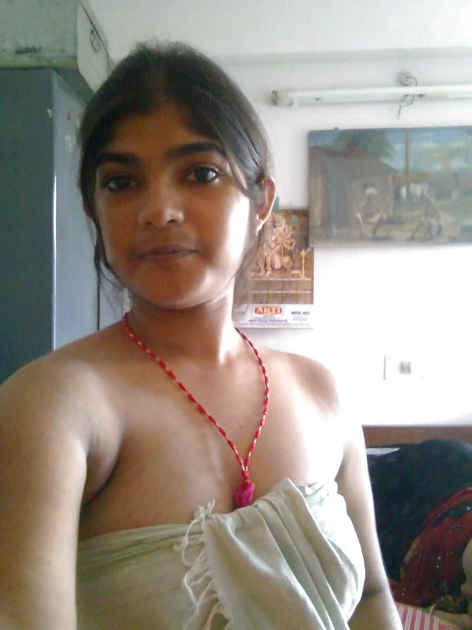 Femme Indienne Seins Nus #4706483