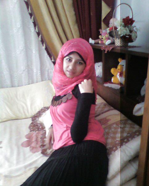 Hijab ladies..comment 4 more #9688954