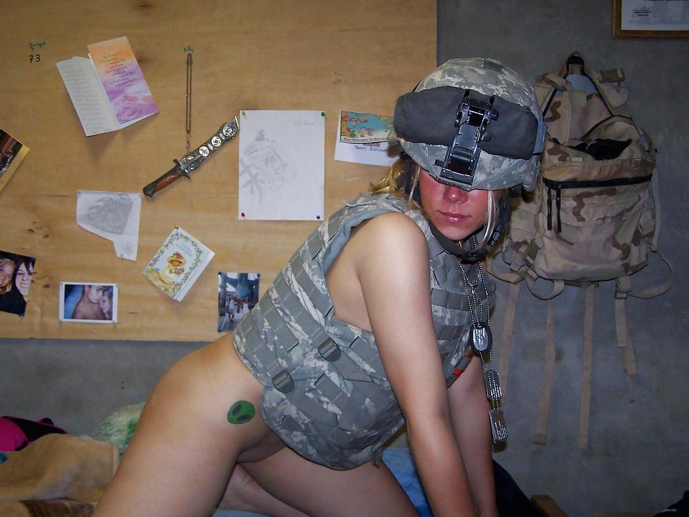 Military Women #2698277