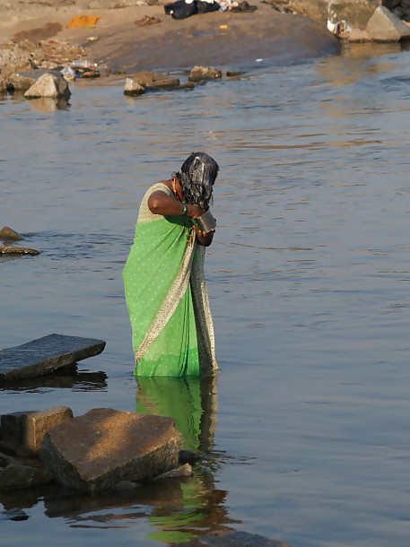 Bagno indiano nel fiume
 #6508709