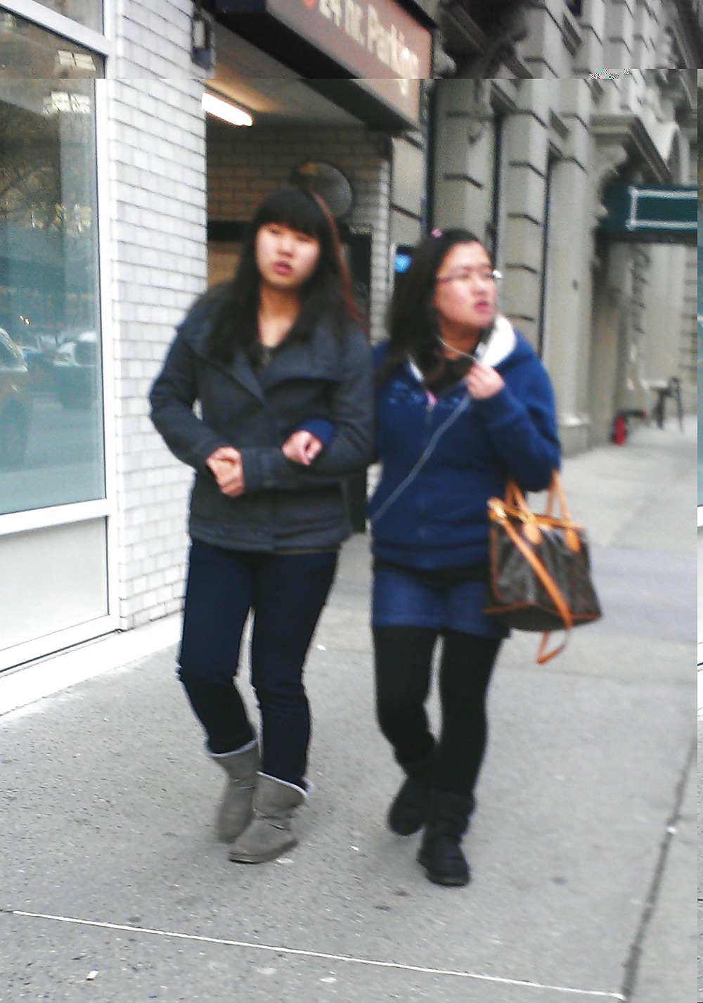New York Girls on the Street #7910583