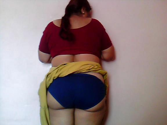 Indian mature showing her ass #7735777