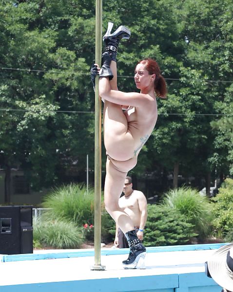 Erotic porn pole dancing in the open air #10095005