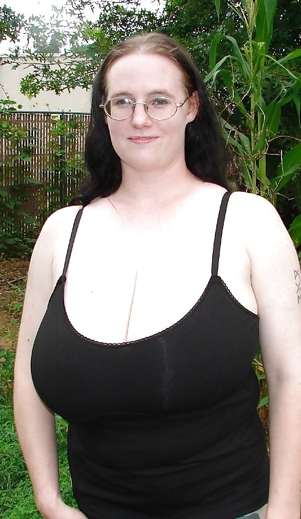 Big Juggs & Curves #5427604
