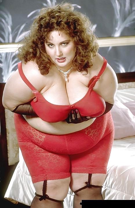 Immense brunette #9424006