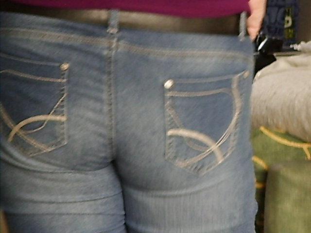 Pedos en sus jeans
 #17360817