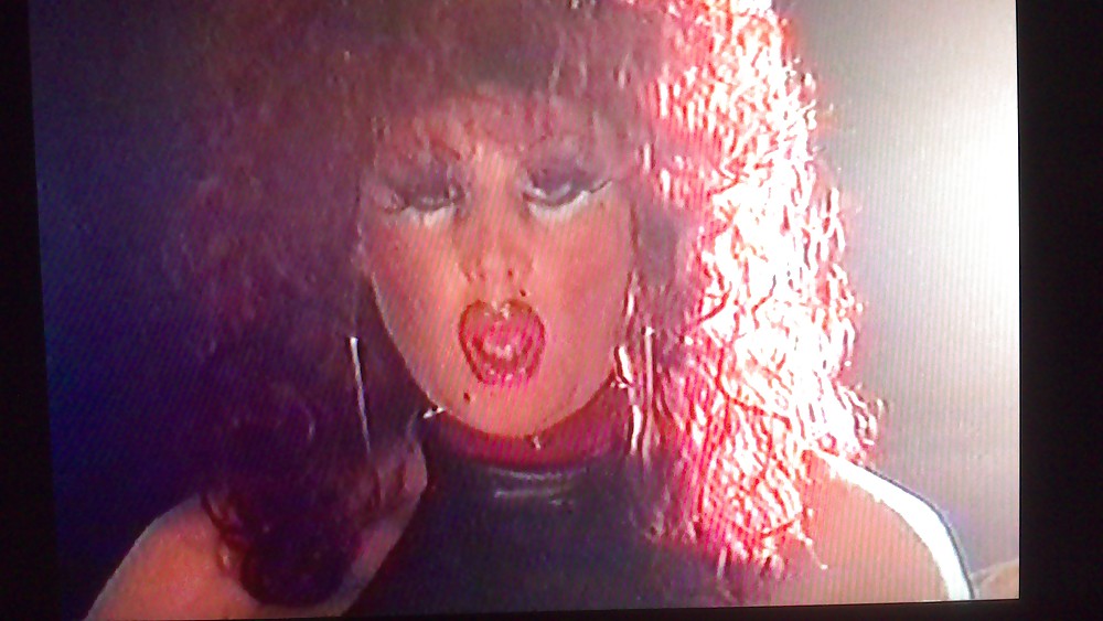 赤毛でタバコを吸うテレビタート
 #13839698