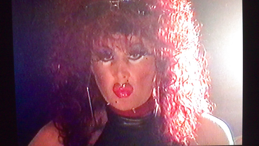 赤毛でタバコを吸うテレビタート
 #13839705