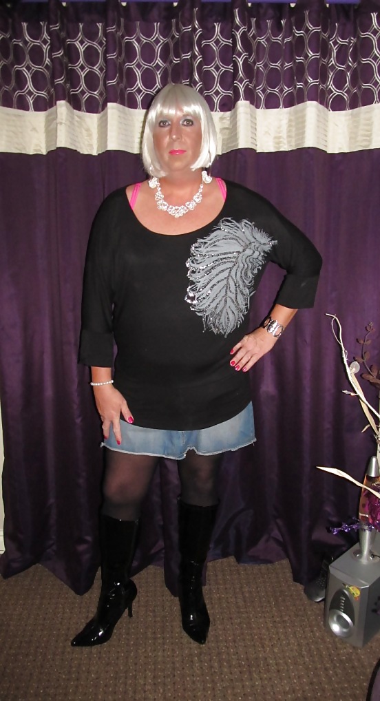 Chrissie in shiny boots #19889892