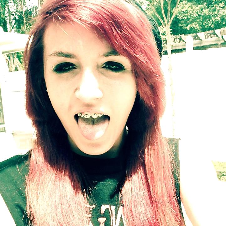 Crackwhore
 #22388741