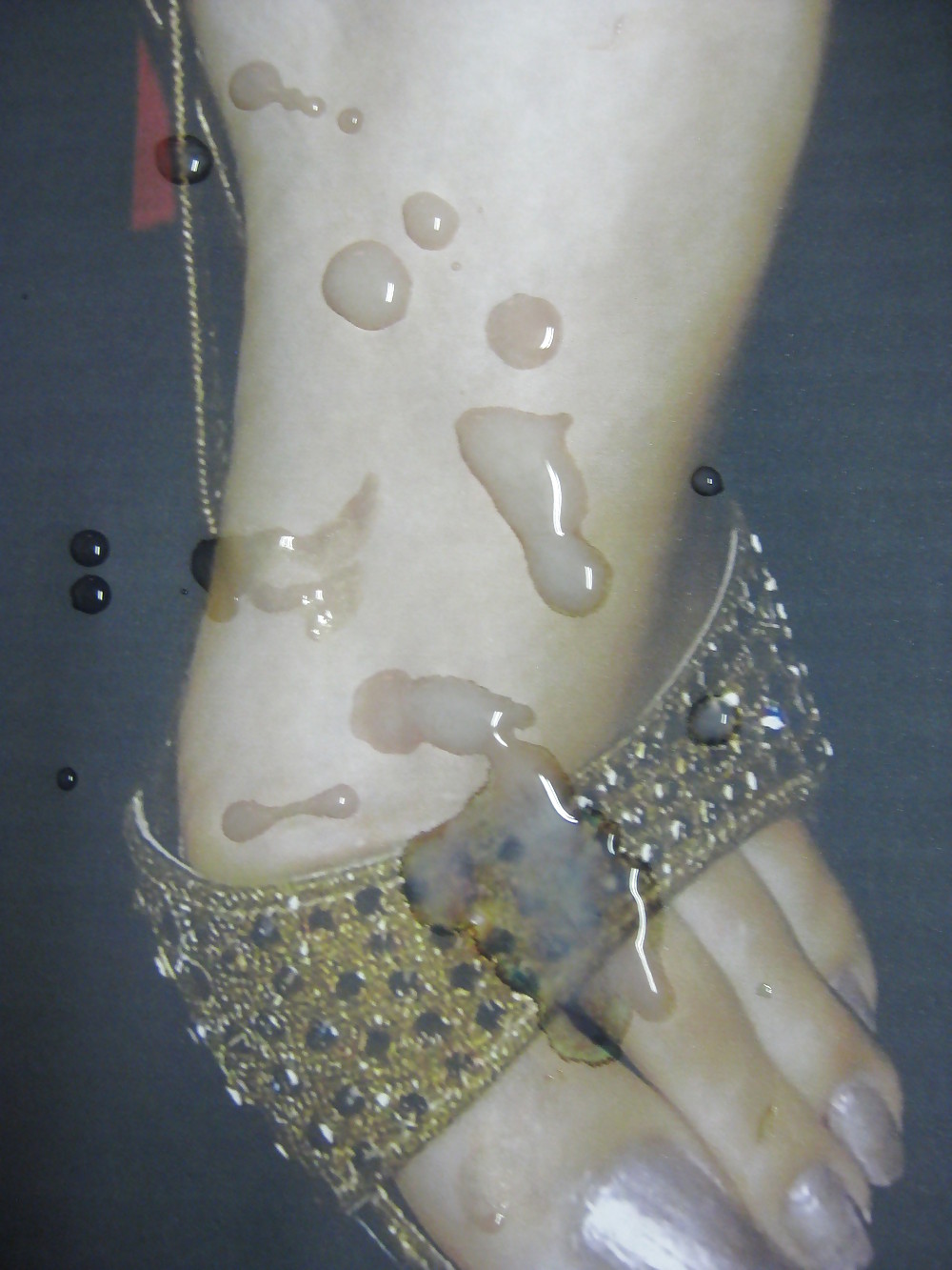 パキスタン人女性の足にザーメンをかけるGメン
 #10869182