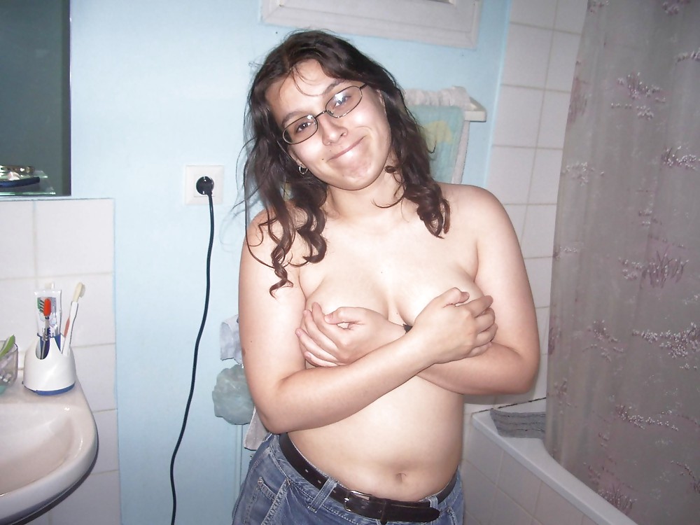 FRENCH CHUBBY TEEN POSING FOR HER BOYFRIEND #7554007