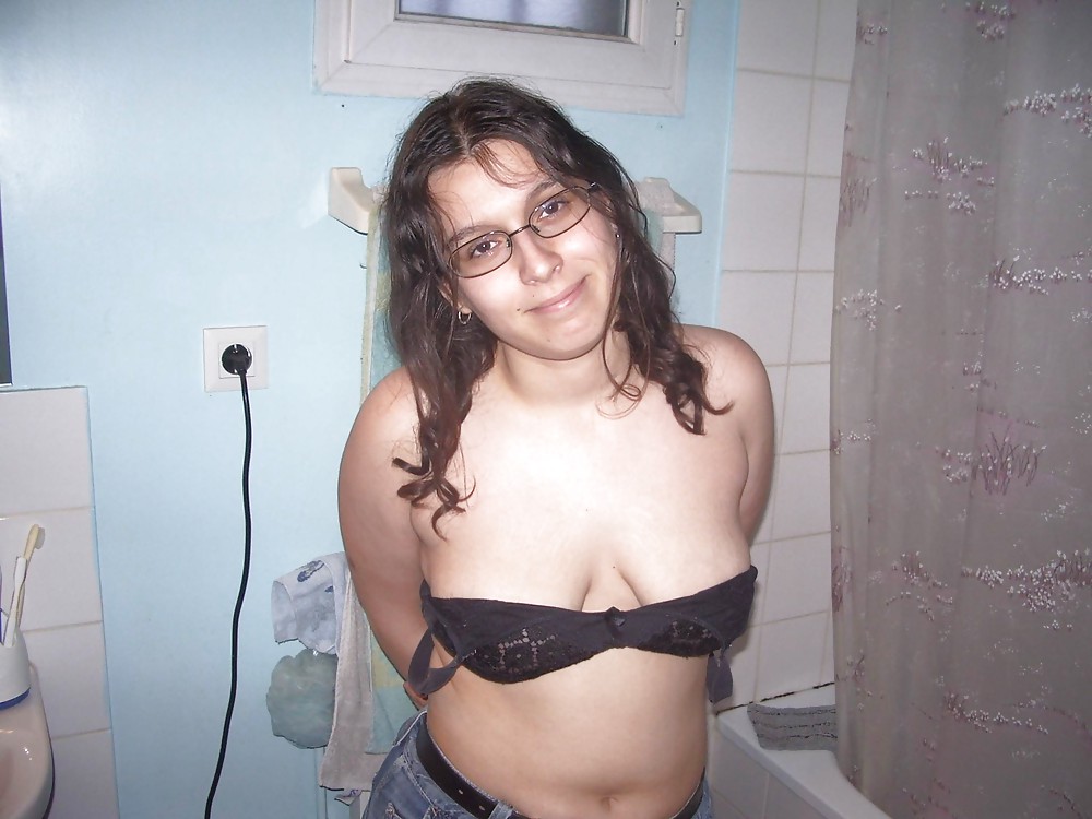 FRENCH CHUBBY TEEN POSING FOR HER BOYFRIEND #7554163