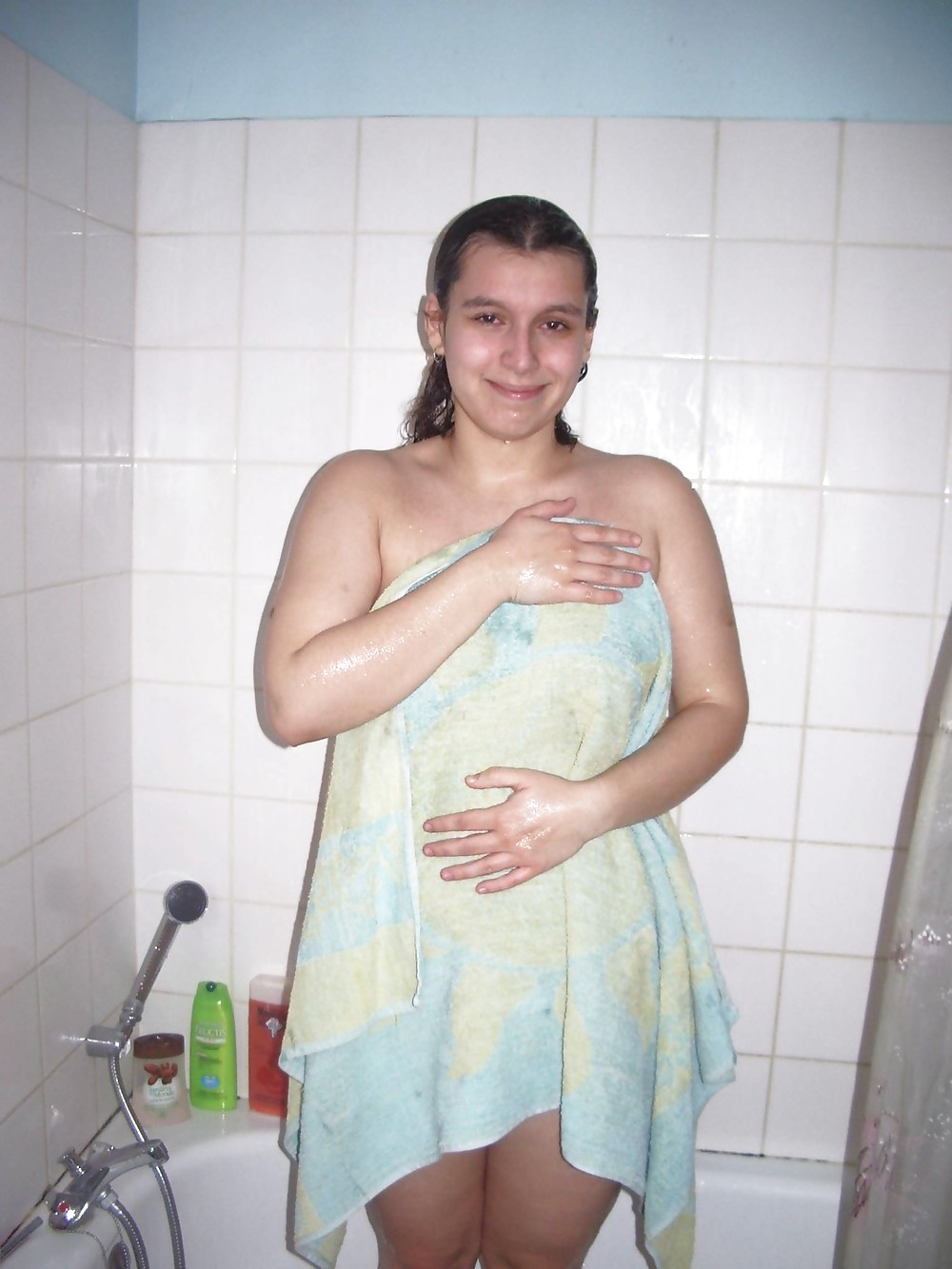 FRENCH CHUBBY TEEN POSING FOR HER BOYFRIEND #7554380