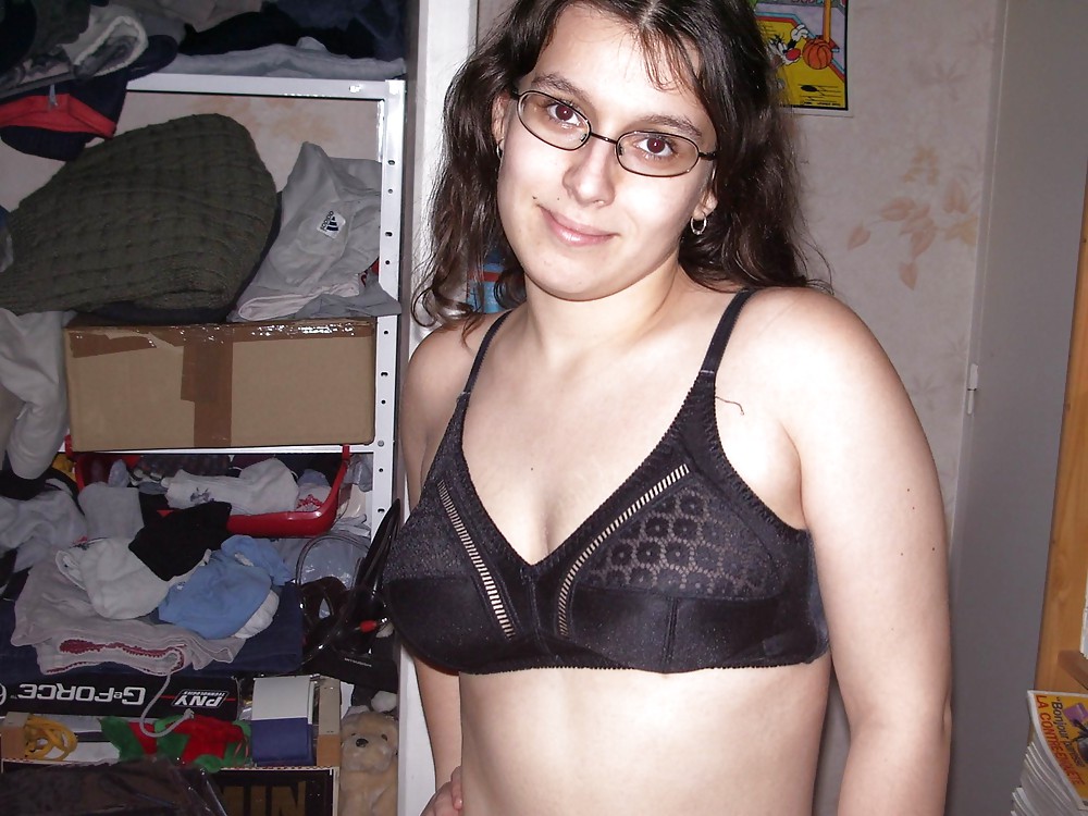 FRENCH CHUBBY TEEN POSING FOR HER BOYFRIEND #7554632