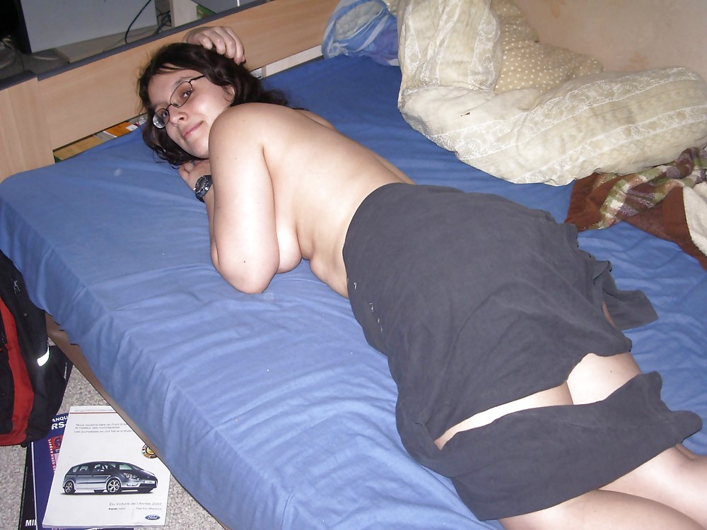 FRENCH CHUBBY TEEN POSING FOR HER BOYFRIEND #7554835