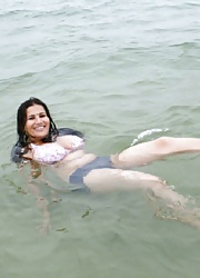 Dubai beach indian  lady,s #7905767