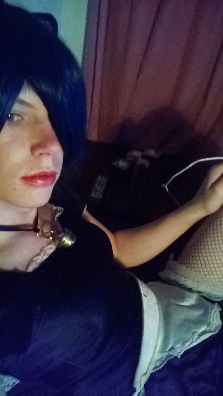 Jugando con mis nuevos trajes
 #17415032