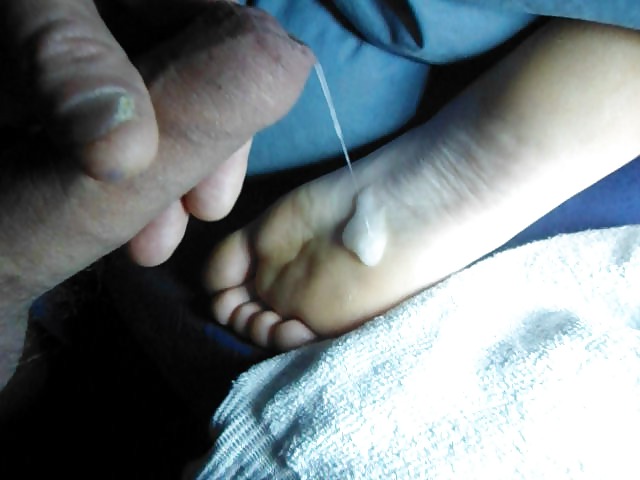 彼女の足の裏に私のペニス
 #15072790