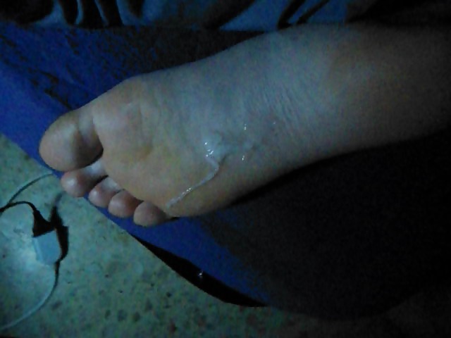 彼女の足の裏に私のペニス
 #15072795