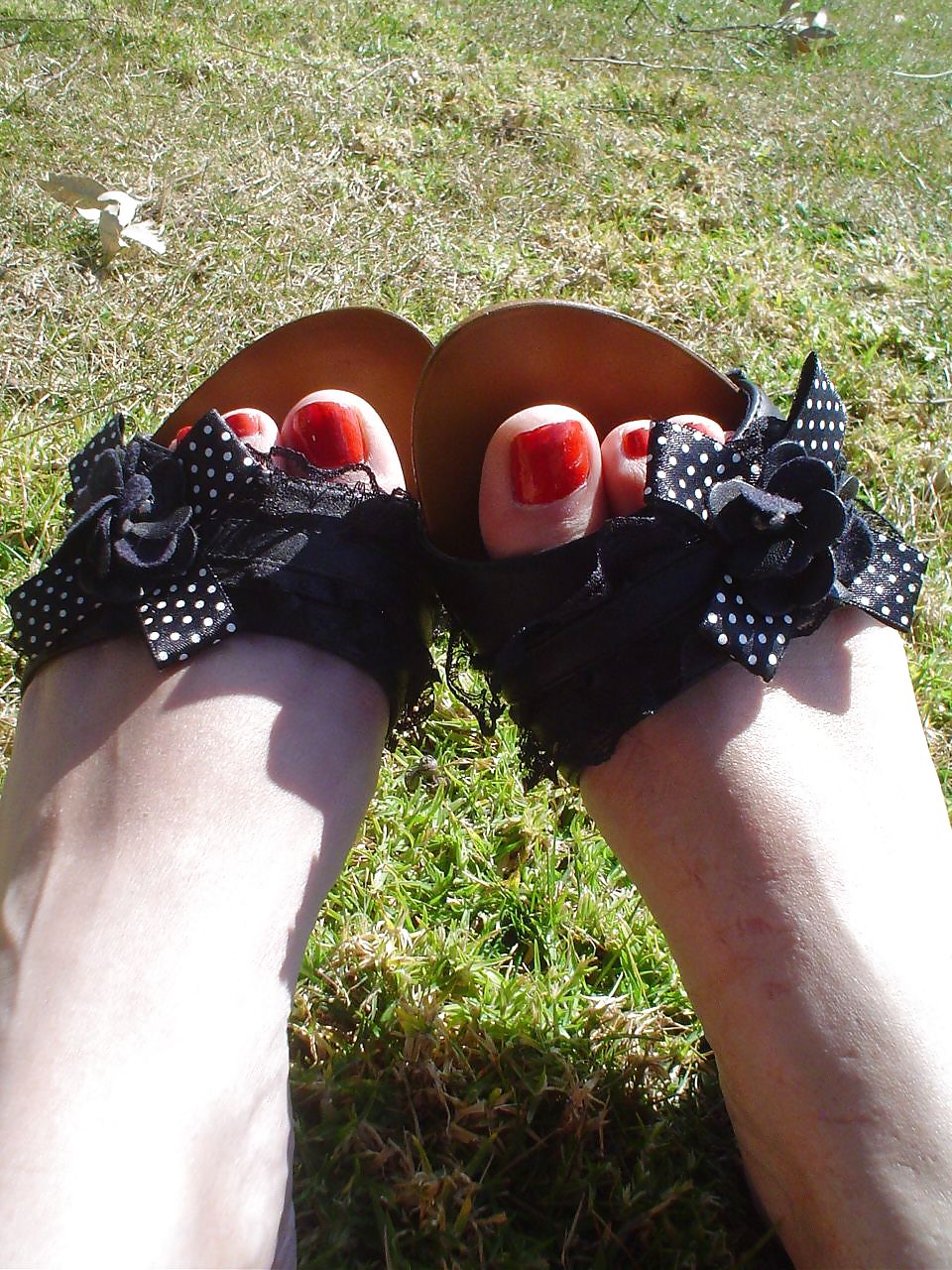 Schöne Rote Füße Und Schuhe #22769126