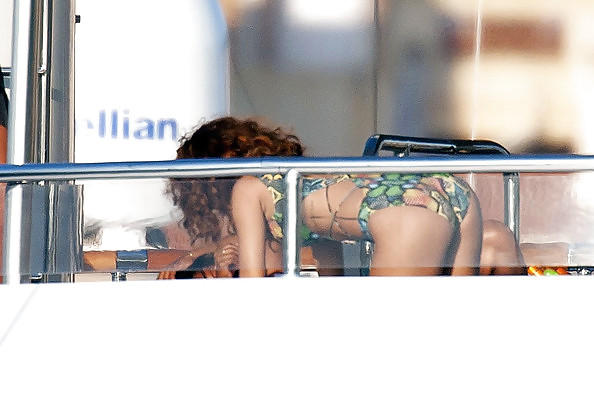 Rihanna on a yacht in a swimsuit in France #5935576