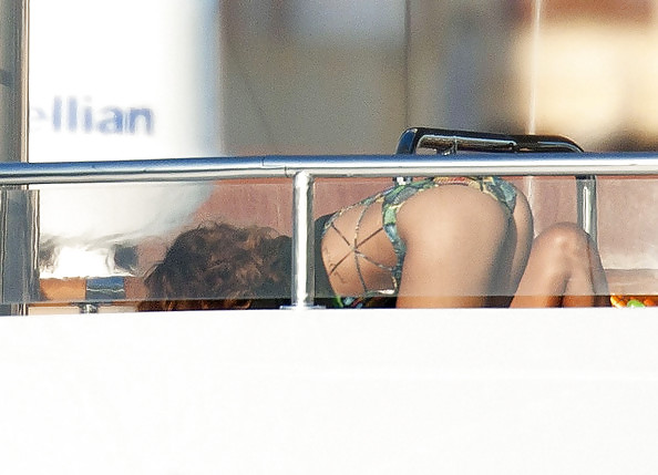 Rihanna on a yacht in a swimsuit in France #5935616