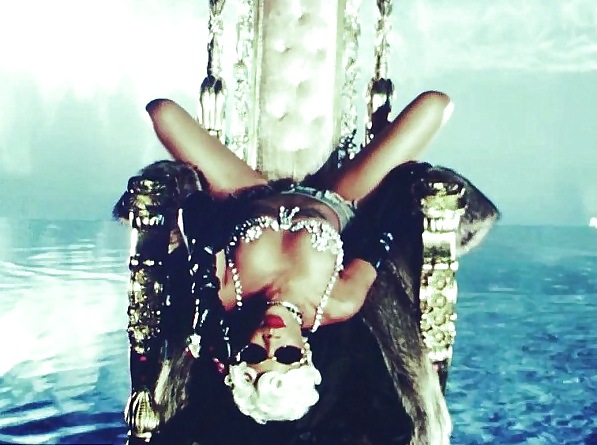 Rihanna : Sexy ASS in Fishnet Lingerie - Ameman #20145822