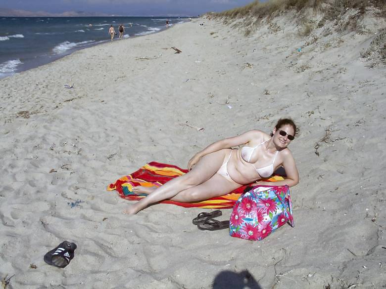 Femme MILF - Ass Grand Et Blanc - Sur La Plage #2800384