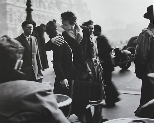 The kiss of City Hall by Robert Doisneau #9471540