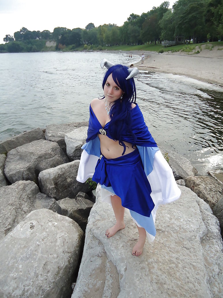 Barefoot cosplay #16753304